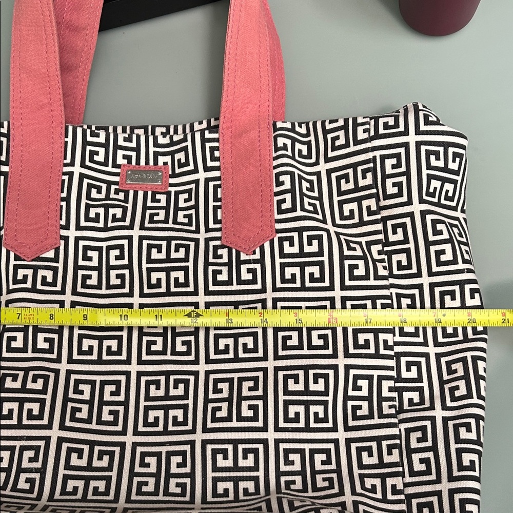 Chic Black and White Patterned Tote with Pink Handles (EUC) - Picture 11 of 14